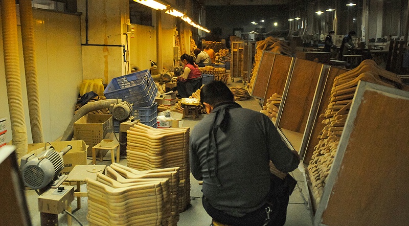 木质衣架生产车间